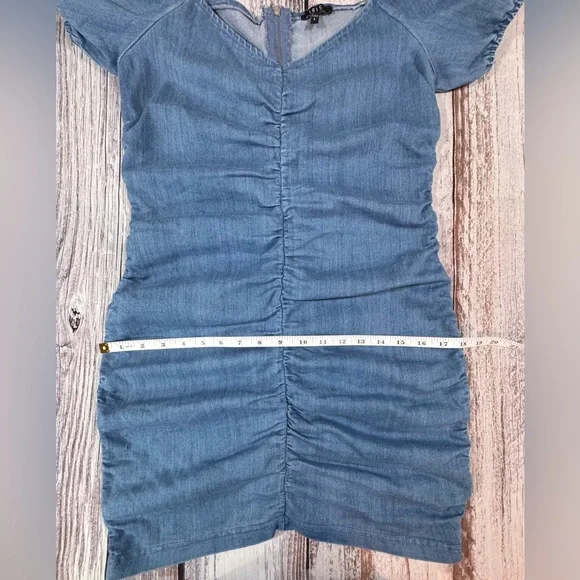 Iris Rouched Stretchy Med Blue Denim Dress On or Off Shoulder Size Large - Picture 4 of 9